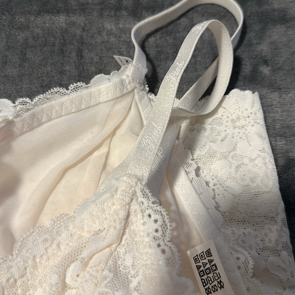 PINK (Victoria’s Secret) White/Cream Bralette - Picture 4 of 5
